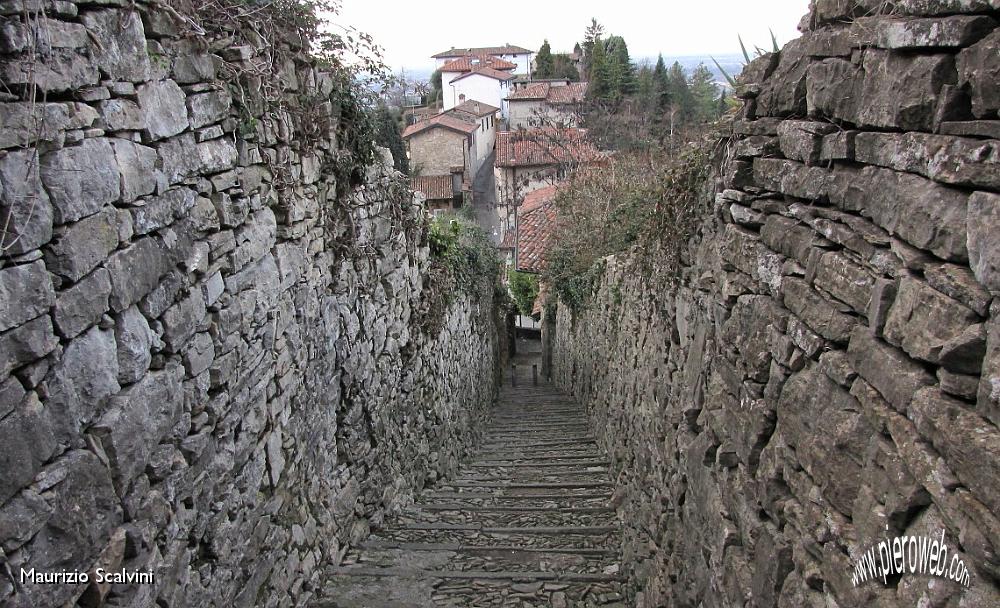 24 Via del Rione.JPG